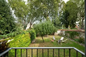 Image of Magnificent house with garden in Versailles - Paris