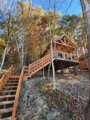 Image of Kenai Fjord\/Lakeview 4-6 Person Midsize Cabin