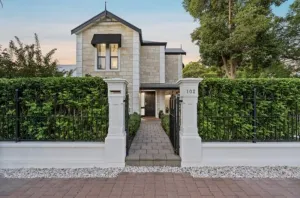 Image of Sandstone Villa In City Fringe Location