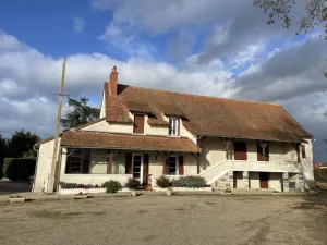 Image of Charming House with Pool, Sauna, Garden, Near Vichy and Moulins