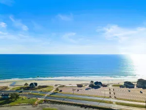 Image of Direct water views across from Scarborough beach