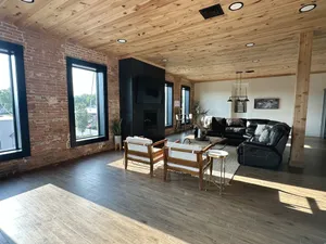 Image of 4-bedroom Spacious Loft just 17 minutes from Overland Park