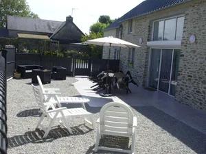 Image of Farm cottage between land and sea