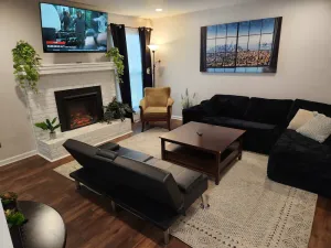 Image of Midtown Near John Knox-Luxe Beds-Walk to Lake Ella