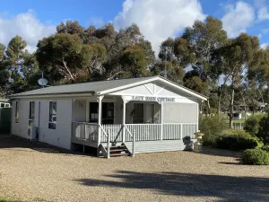 Image of Lazy Days Cottage - Victor Harbor