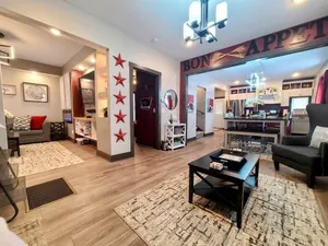 Image of Downtown, Themed Rooms w\/Luxury Design