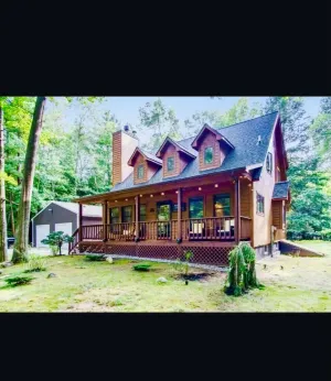 Image of Premier Cottage Getaway-Acorn Grove, Pentwater, MI