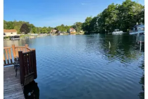 Image of Charming Premium Lakefront room with 2 full beds 2