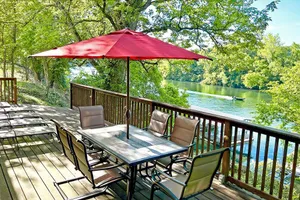 Image of Beautiful Lakefront Home - Private Boat Dock & Hot Tub - 5 Min to Branson Landing!