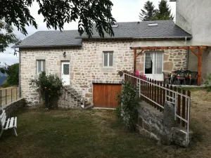 Image of stone house Saint Léger de Peyre