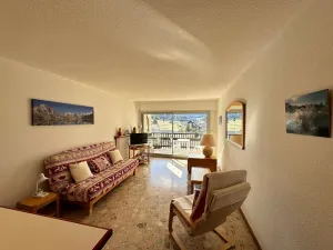 Image of Spacious studio near center with balcony