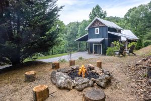 Image of Fabulous escape with firepit, stylish interior & central AC - near hiking