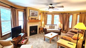Image of Well Appointed Ski-In\/Ski-Out Condo