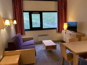Image of At the foot of shops, 5th floor, tv, ski locker, 43m², Flaine