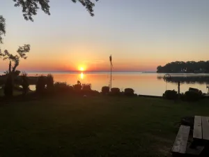 Image of Lake Winnebago Water Front! NFL DRAFT!! Fishing! Boating! Quiet Bay! EAA!