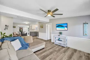 Image of Lovely 3\/2 home, 3 min from beach & 5th Ave Naples