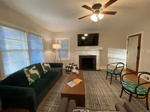 Image of Cozy cottage in Historic Roswell just blocks from Canton Street!