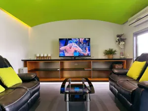 Image of Cityside Beautiful Lodge - close to City & Airpor