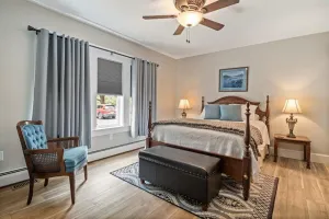 Image of Romantic Downtown Retreat•Walk2 Restaurants & Art
