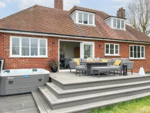 Image of 4 bedroom accommodation in Peldon, near Colchester