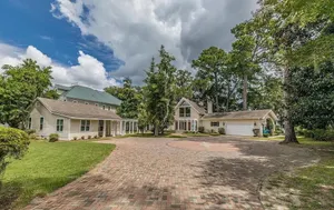 Image of Waterfront! Private Dock! Cottage in the City!