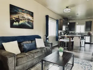 Image of Cheerful New 2 Bedroom Home In Cul De Sac Netflix
