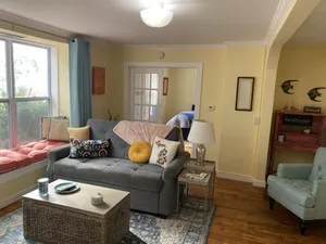 Image of Sunny, fresh, well-appointed, whimsical, cottage-style across from Copeyon Park!