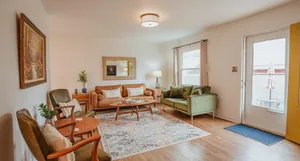 Image of Stylish cottage 1 block from main drag in Nashville. Pet Friendly!