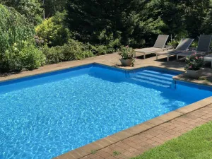 Image of Quiet St- East Hampton close to Sag Harbor
