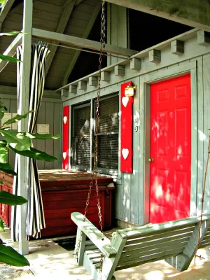 Image of Bear Paw Cottage #3 King Adorable; Hot Tub; Pet friendly; 2Adults\/ 2Children