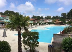 Image of Accommodation with garden overlooking the pines - Heated swimming pool - Beaches 3 km away - golf course