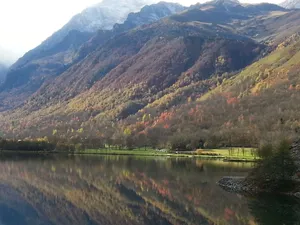 Image of A stay by the lake ...