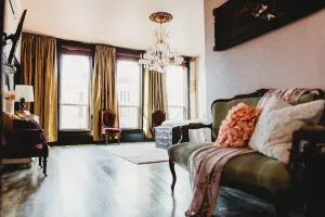 Image of Spacious and Elegant Condo in Downtown Hillsboro