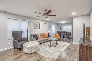 Image of Spacious Executive Suite Downtown Bowling Green