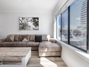 Image of Modern apartment in the heart of Burleigh Heads!