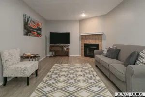 Image of Mountain Views! Ground floor unit in a triplex near shopping and amenities
