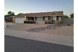 Image of Beautiful home-minutes from Westgate and Arrowhead mall
