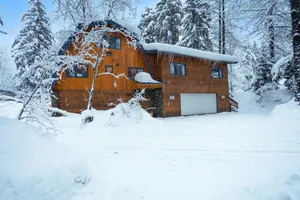 Image of Conveniently located condo near skiing & hiking