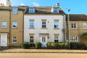 Image of Maxwell Gardens: beautiful home with parking