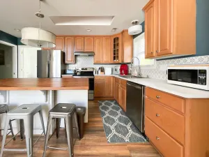 Image of Sunny Retreat in SouthPark – Spacious 2BR