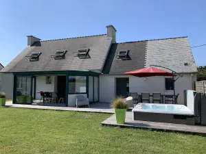 Image of Seaside - House with Jacuzzi and garden 100m from the beach - Ideal for families