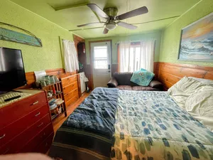 Image of Unit #3-The Lazy Fish- Stand alone motel room type cabin on the beach!