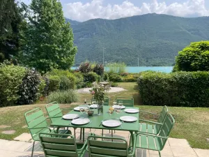 Image of Casa Verso on Lake Annecy, with view