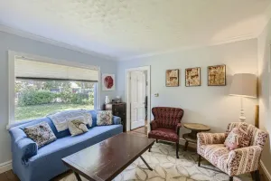 Image of Cozy 2-bedroom home near main street - Pet Friendly