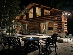 Image of Beautiful Log Cabin- 26Mi Breck & Ski - Hot Tub- Pet-Friendly