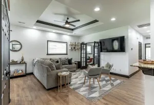 Image of ✸ Luxurious, Modern 3 BR only 1.8mi from Etown Sports Park ✸