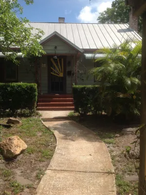 Image of 2 Bedroom, 1 Bath, Nice quiet area, 1.6 miles to Tropicana Field