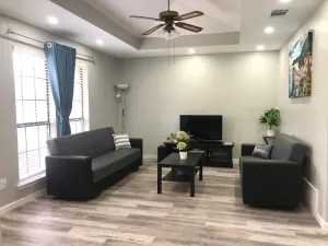 Image of Central Frisco - renovated nice & cozy unit 3 bed & 2 bath - free wifi & parking