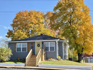 Image of Adorable home within walking distance of the Drake Harbor and Main Street!