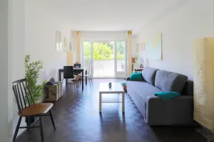 Image of Appartement Lumineux Avec Jardin et Garage 70m2 à 15 min de Paris